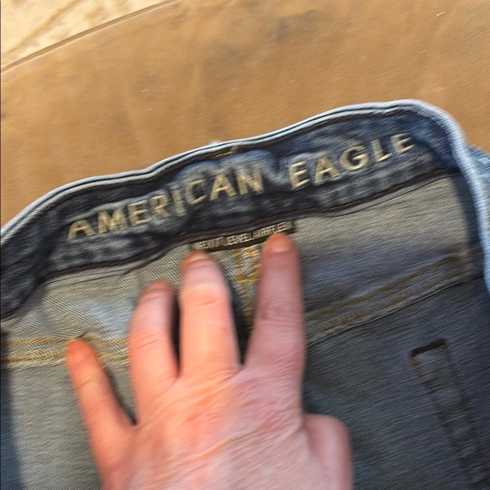 American Eagle Outfitters Relaxed Fit Jeans - Distressed Blue - Picture 2 of 3